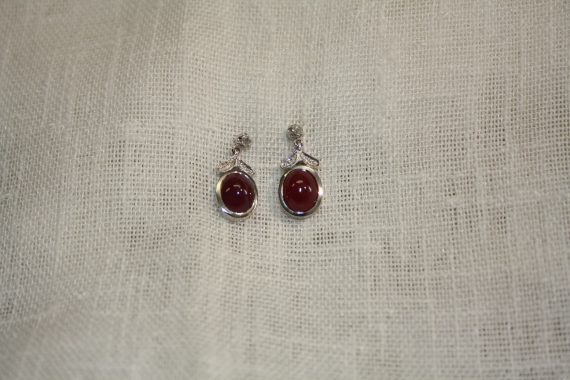 Cabochon ruby earrings