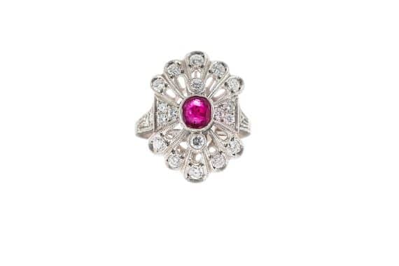 Anello traforato in platino  con rubino