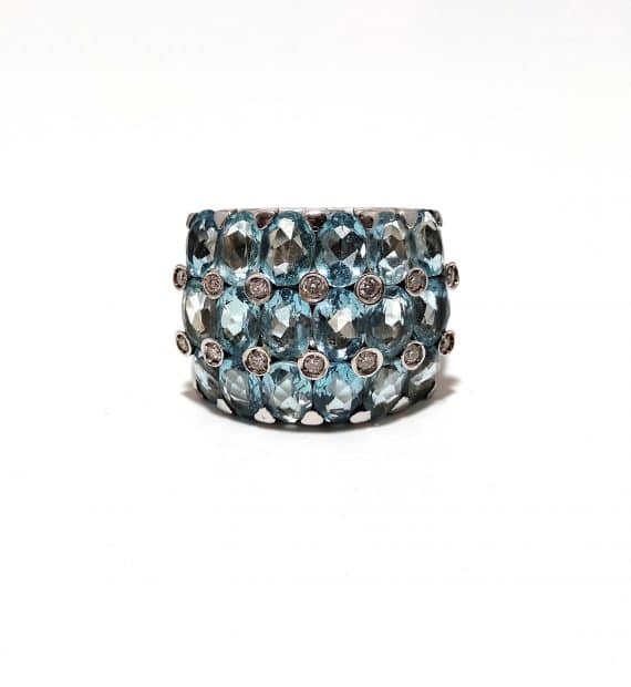 White gold aquamarine ring