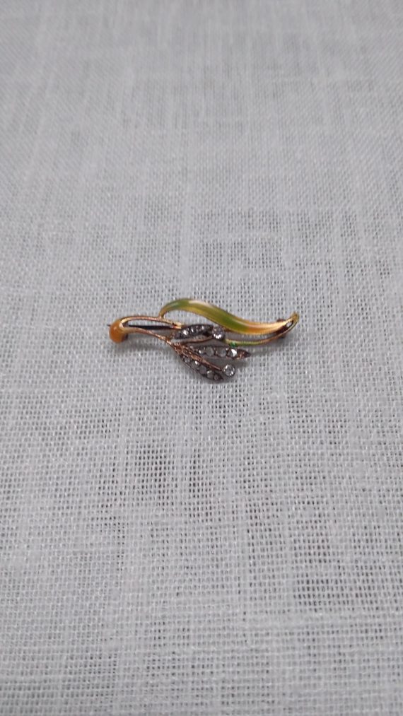 Enamel pin